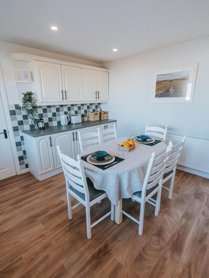 קאסלרוק Tideaway - Cosy Seaside Village Bungalow Near Beach מראה חיצוני תמונה